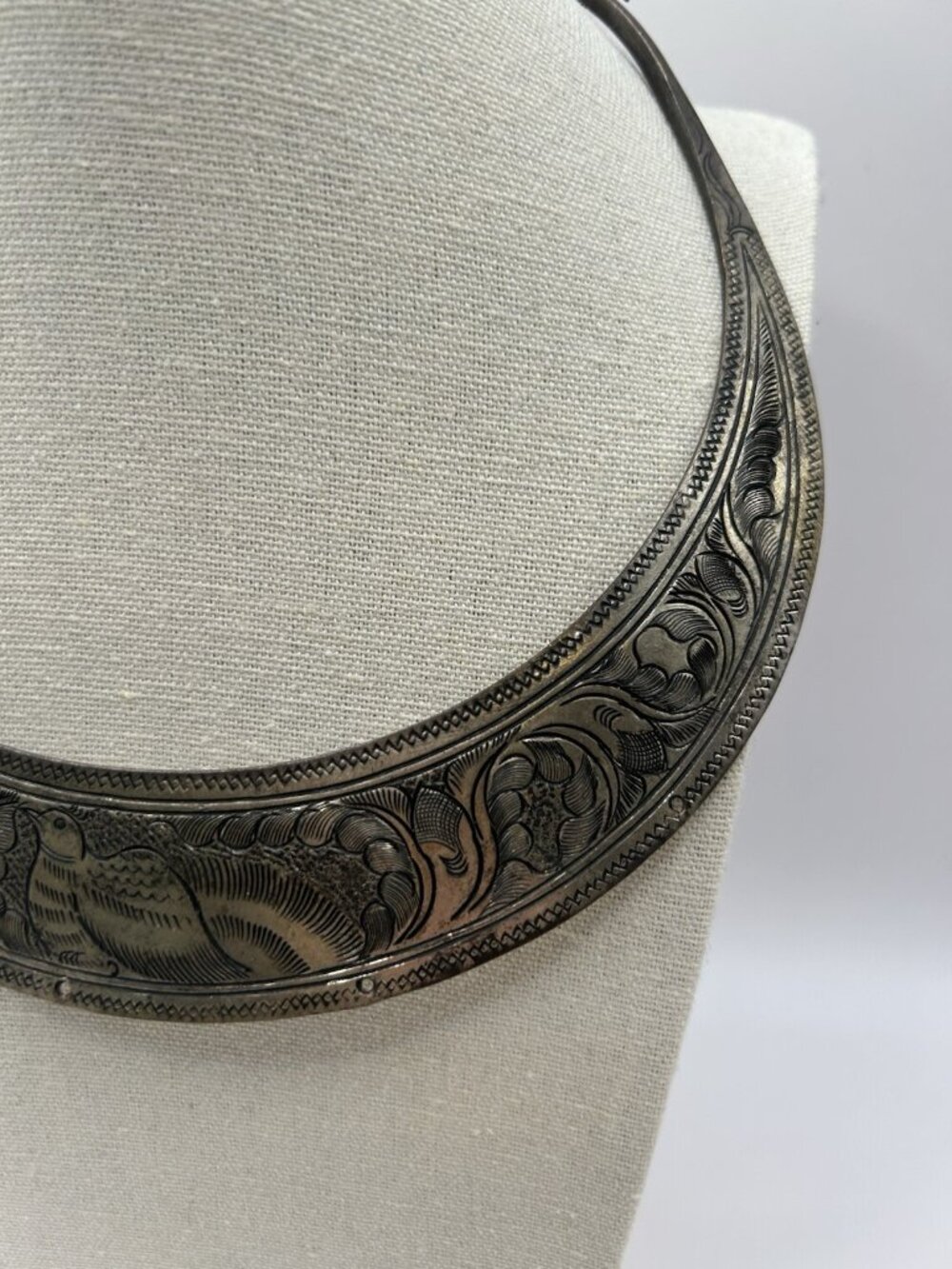 Vintage Tribal Ceremonial Etched Collar Necklace Bird Motif Silver Tone Boho - Picture 4 of 15